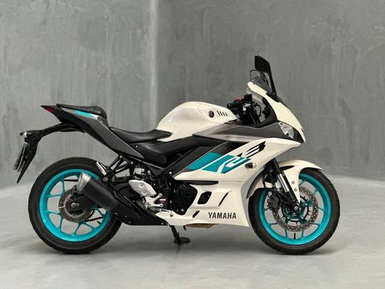 YAMAHA YZF R15 